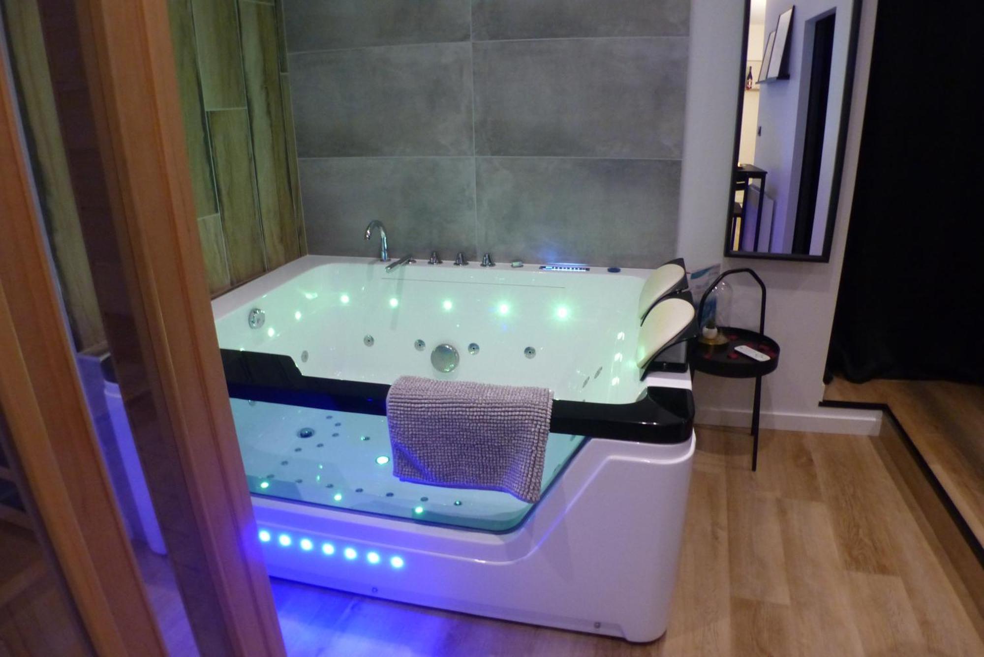 Appartement Balneotherapie Et Sauna Hyper Centre 낭트 외부 사진